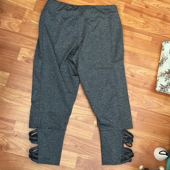 Take a Walk- Gray Cropped Leggings with Crisscross Cutout Detail - Picture 4 of 4